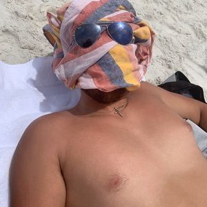 Meet your Posher, Logan